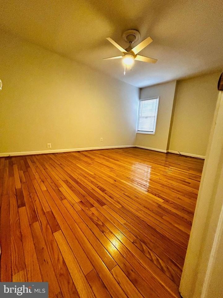 225 10th St Ne #1 - Photo 7 of 14