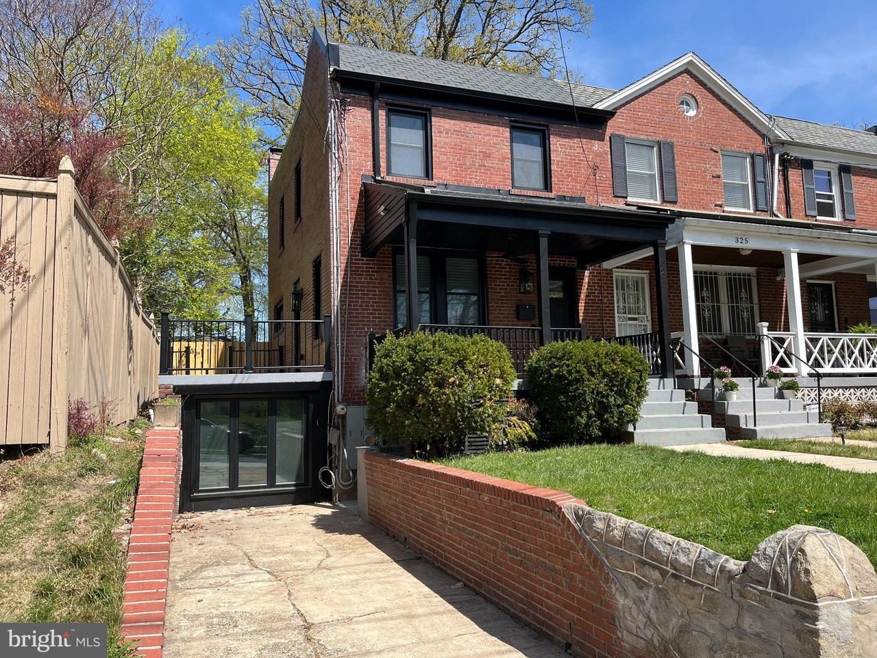 327 Whittier St Nw #A - Photo 3 of 50