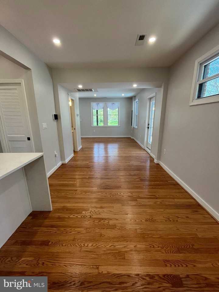 327 Whittier St Nw #A - Photo 6 of 50