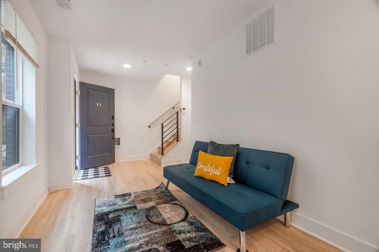 317 Riggs Park Pl Ne - Photo 3 of 37