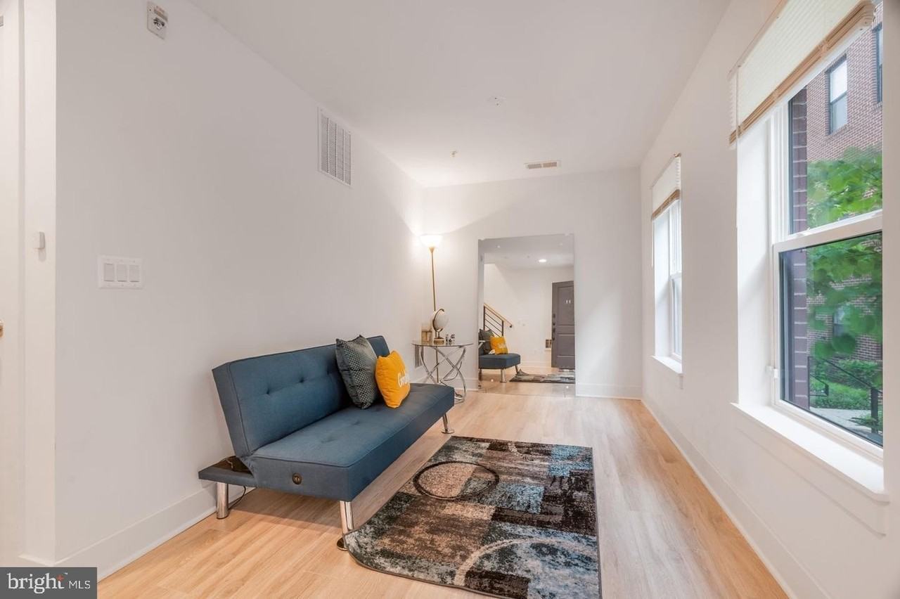 317 Riggs Park Pl Ne - Photo 4 of 37