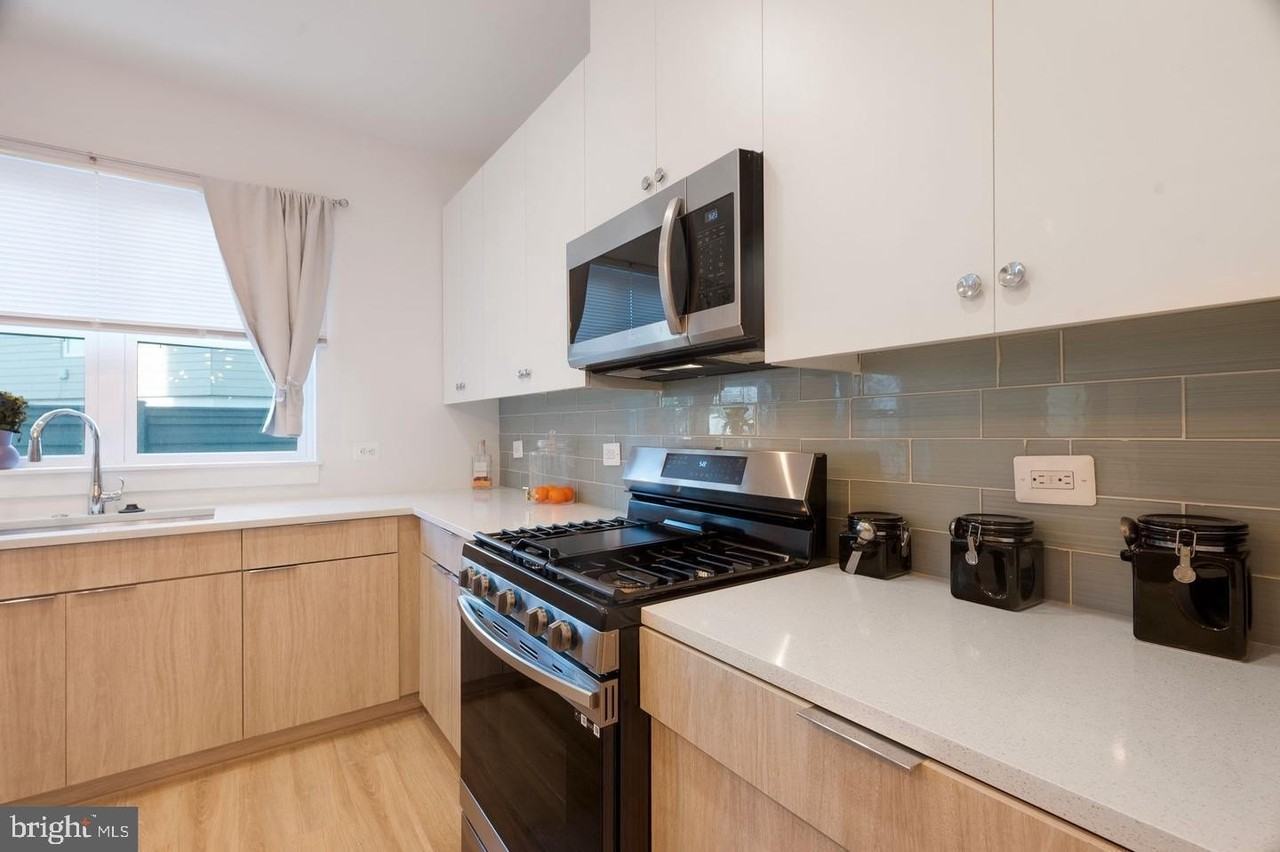 317 Riggs Park Pl Ne - Photo 6 of 37