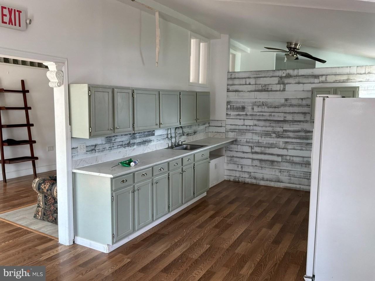 1325-APT B2 MAIN - Photo 2 of 15