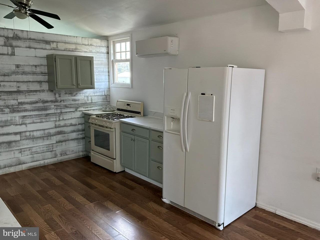 1325-APT B2 MAIN - Photo 3 of 15