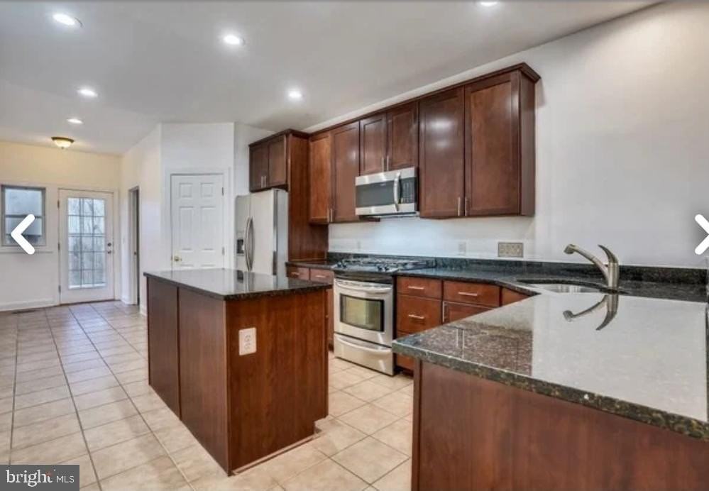 111 E Cross St - Photo 7 of 36