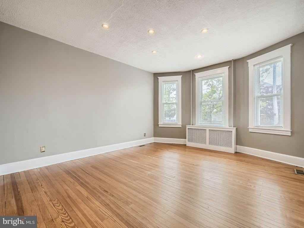 3201 E Joppa Rd - Photo 7 of 28