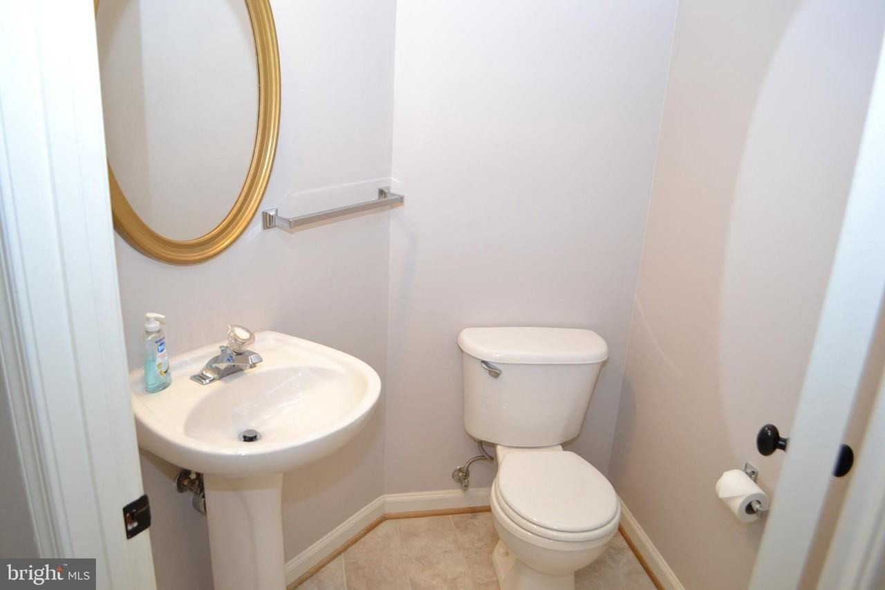 1725 Emory St - Photo 3 of 50