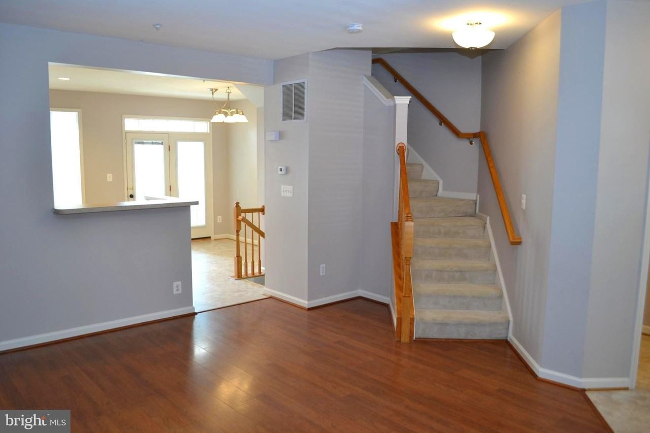 1725 Emory St - Photo 4 of 50