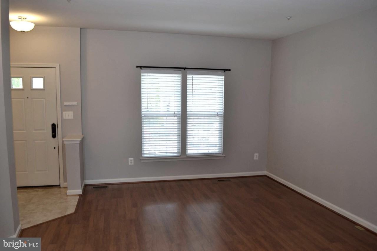 1725 Emory St - Photo 5 of 50