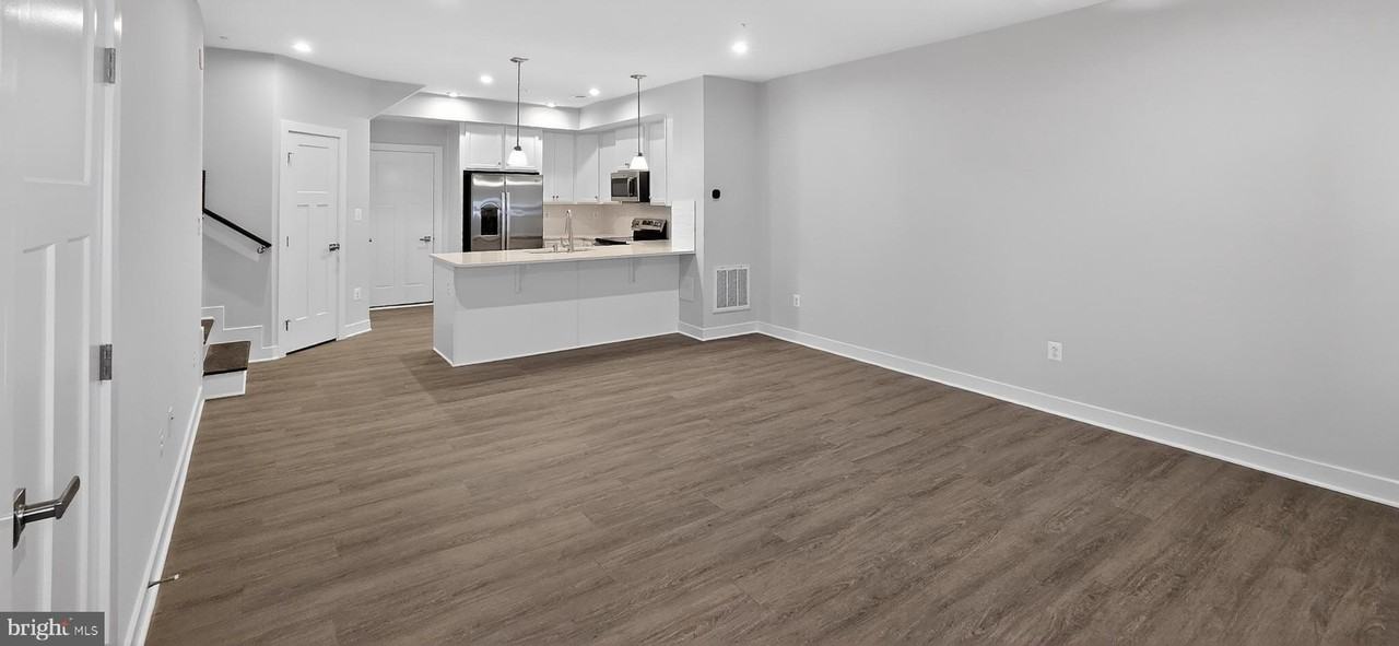 2542 Verona Pl Unit A - Photo 4 of 27