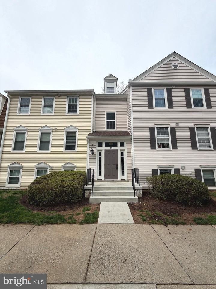 15 Pickering Ct #201