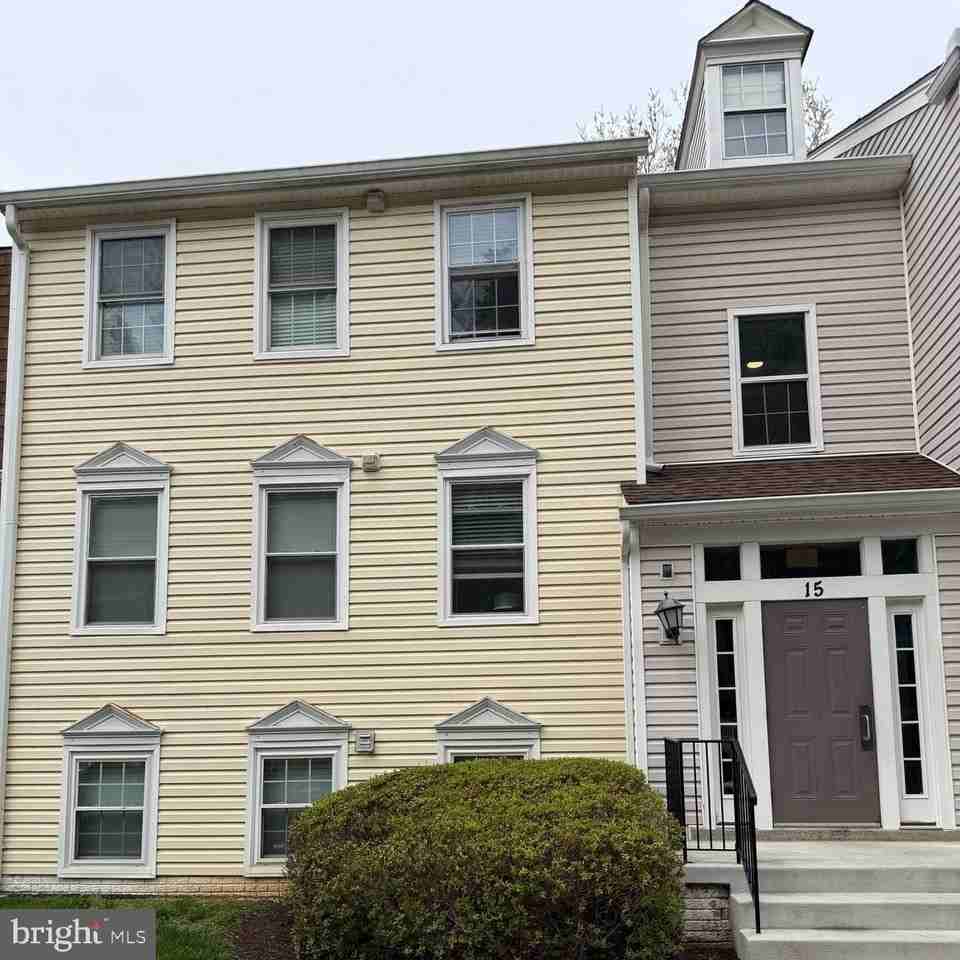 15 Pickering Ct #201 - Photo 2 of 22