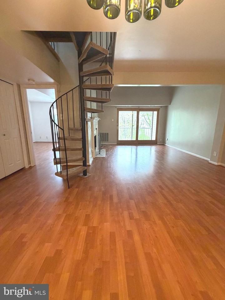 15 Pickering Ct #201 - Photo 6 of 22