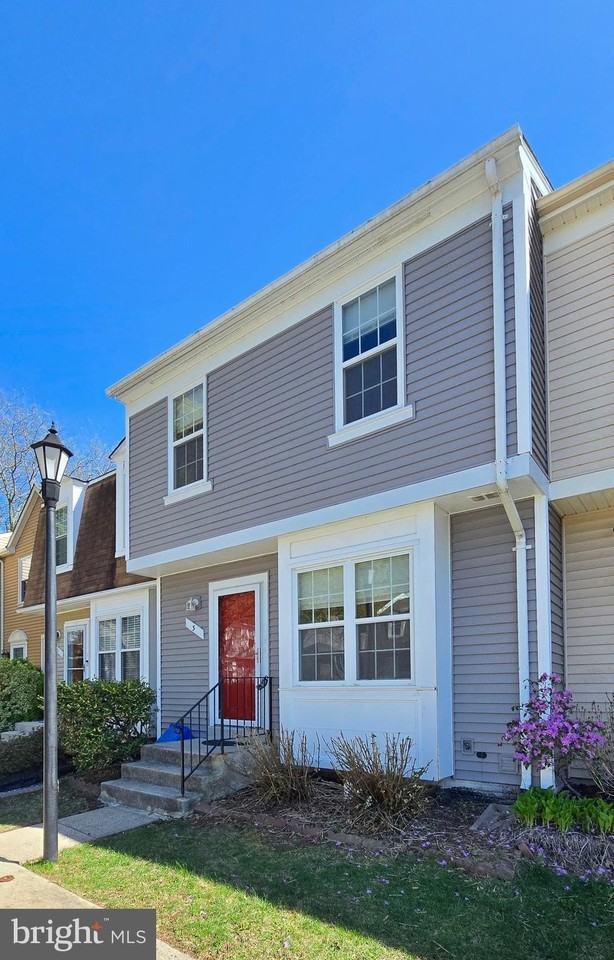 3 Birdseye Ct - Photo 2 of 24