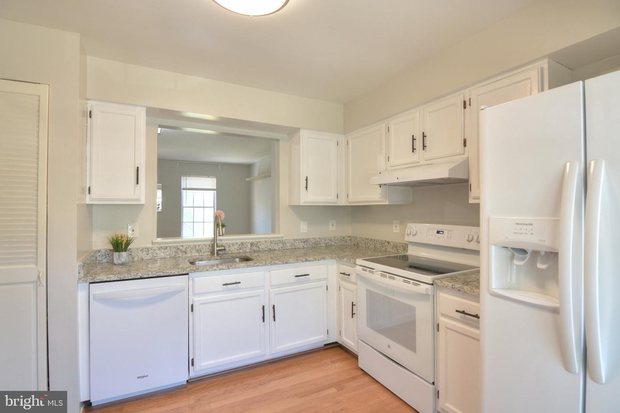 3 Birdseye Ct - Photo 7 of 24