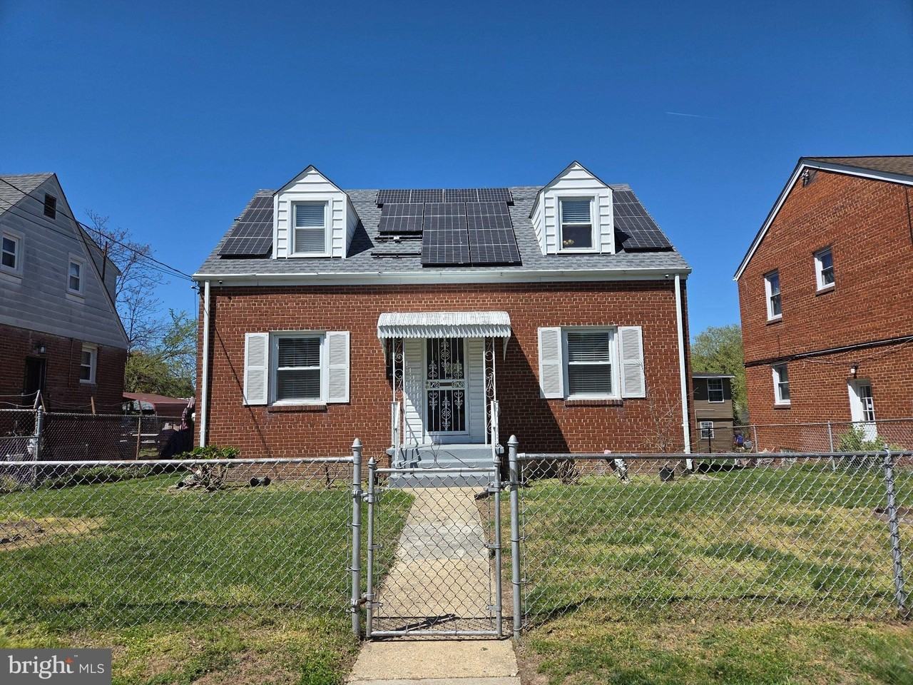 6412 Foster St - Photo 3 of 36