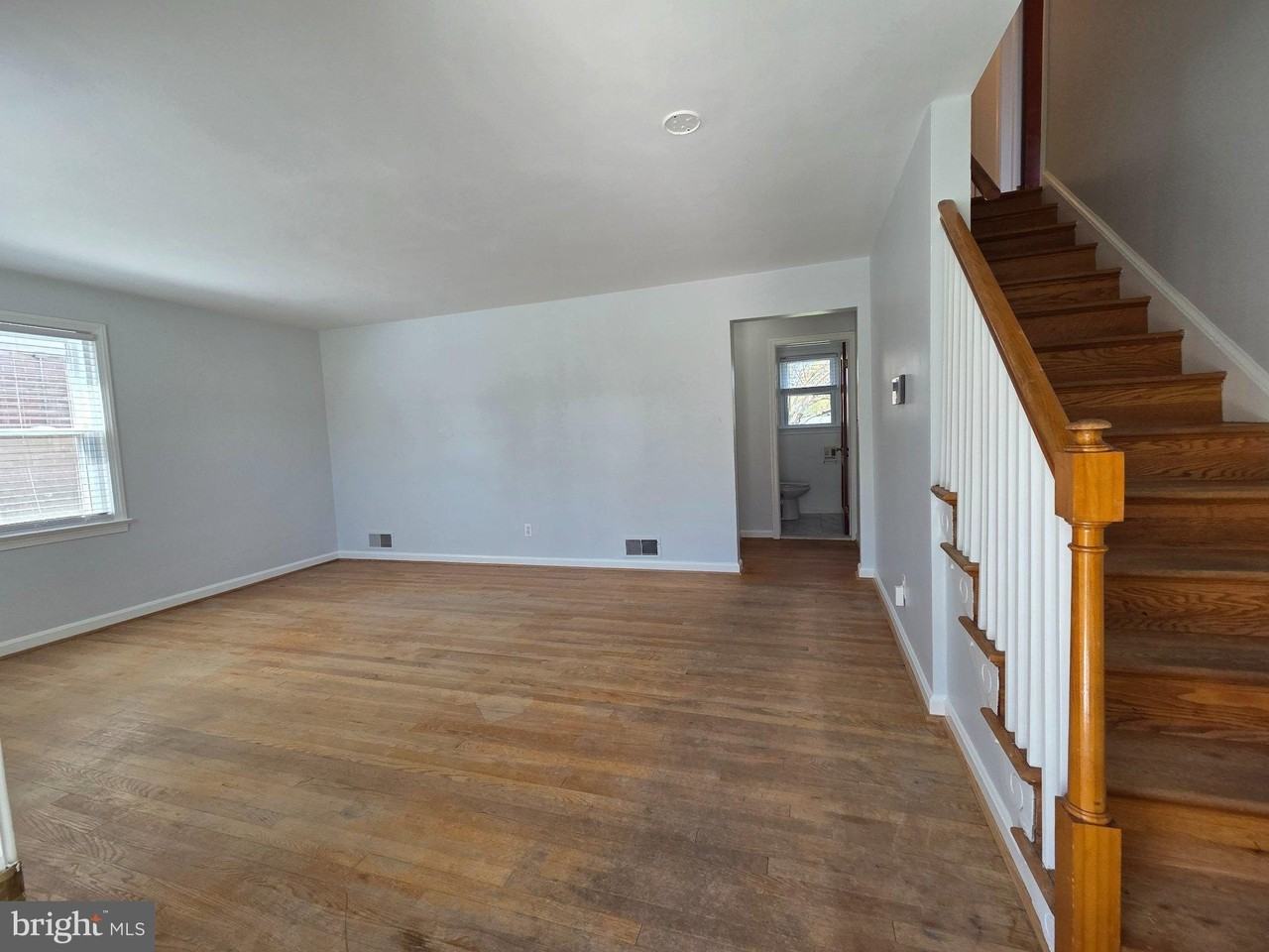 6412 Foster St - Photo 6 of 36