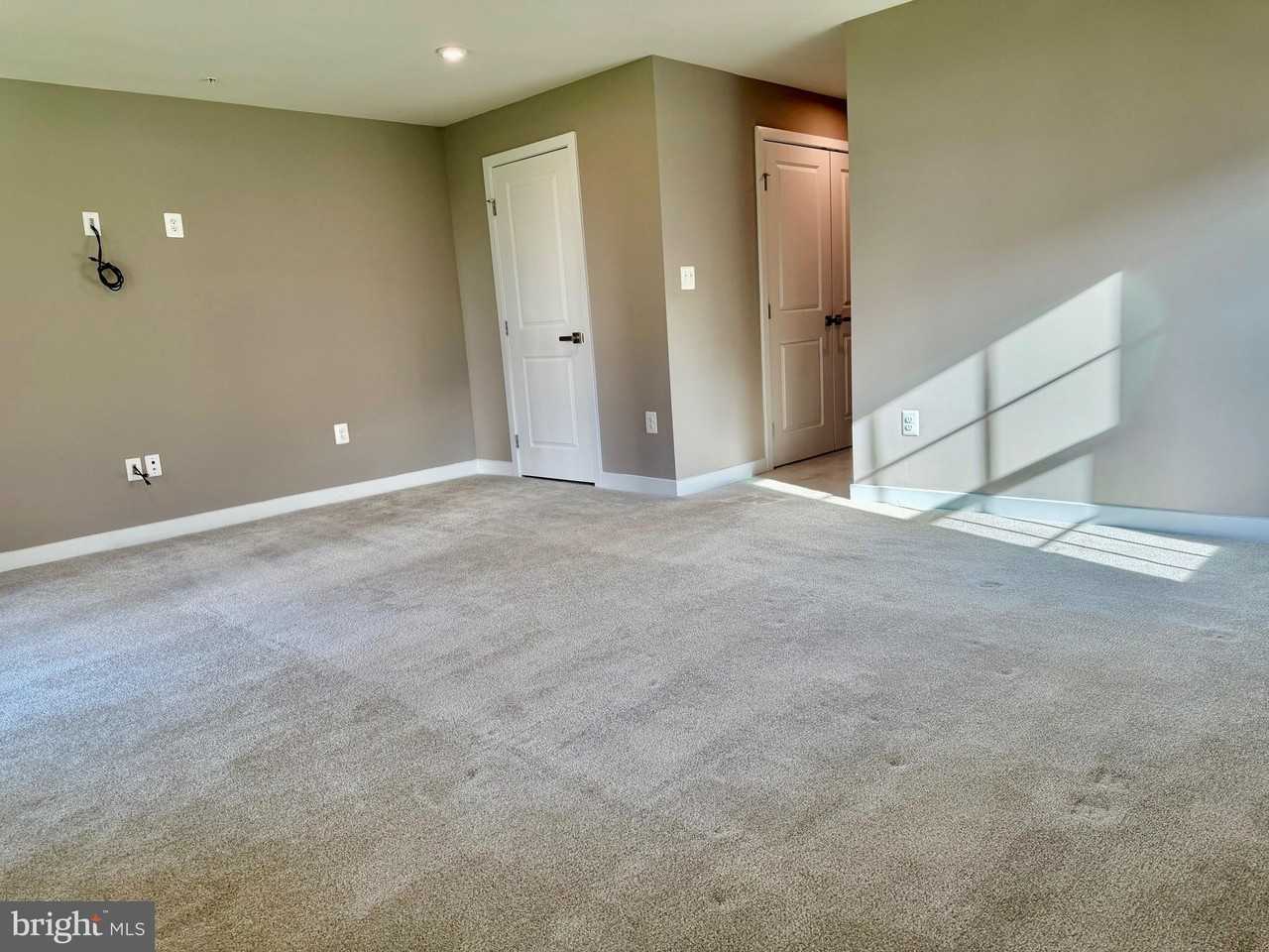 149 Lawndale Dr - Photo 4 of 40