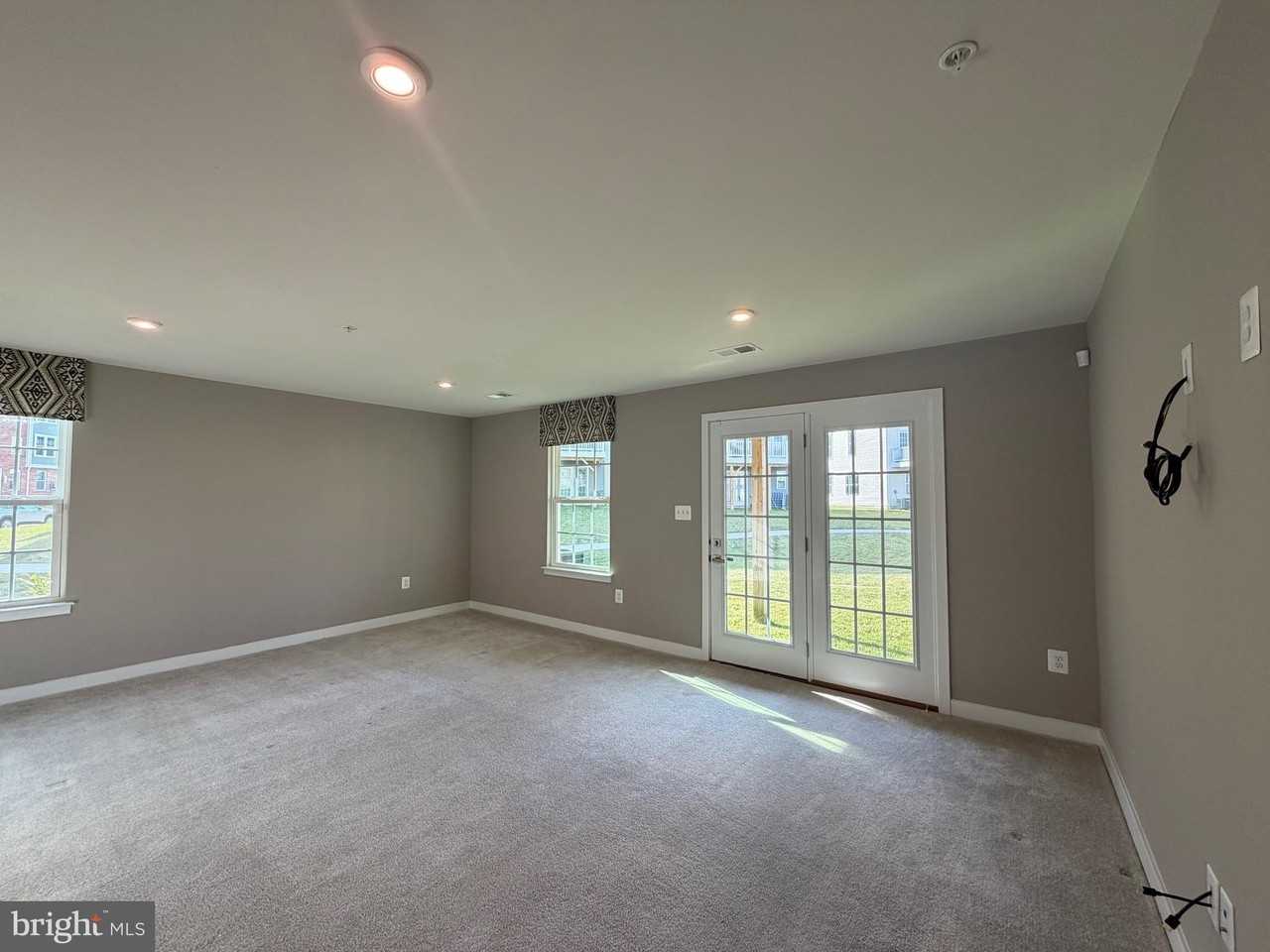 149 Lawndale Dr - Photo 6 of 40