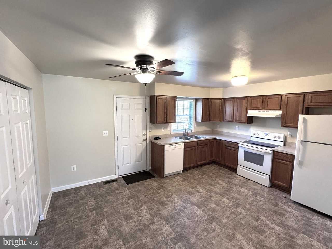 38300 Chaptico Rd - Photo 3 of 31