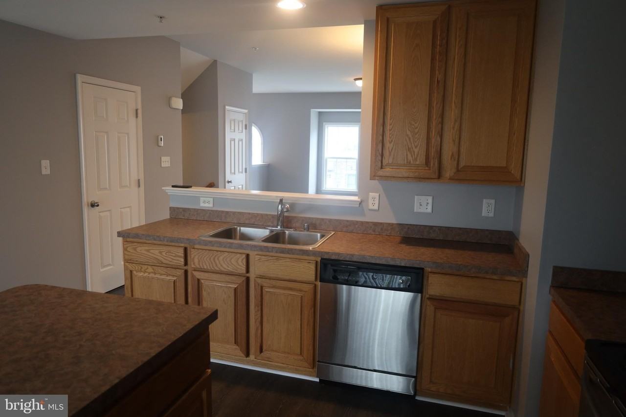 10347 Lantern Ln - Photo 3 of 25