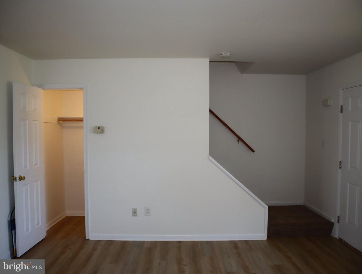 1007 Kent Ave - Photo 6 of 30