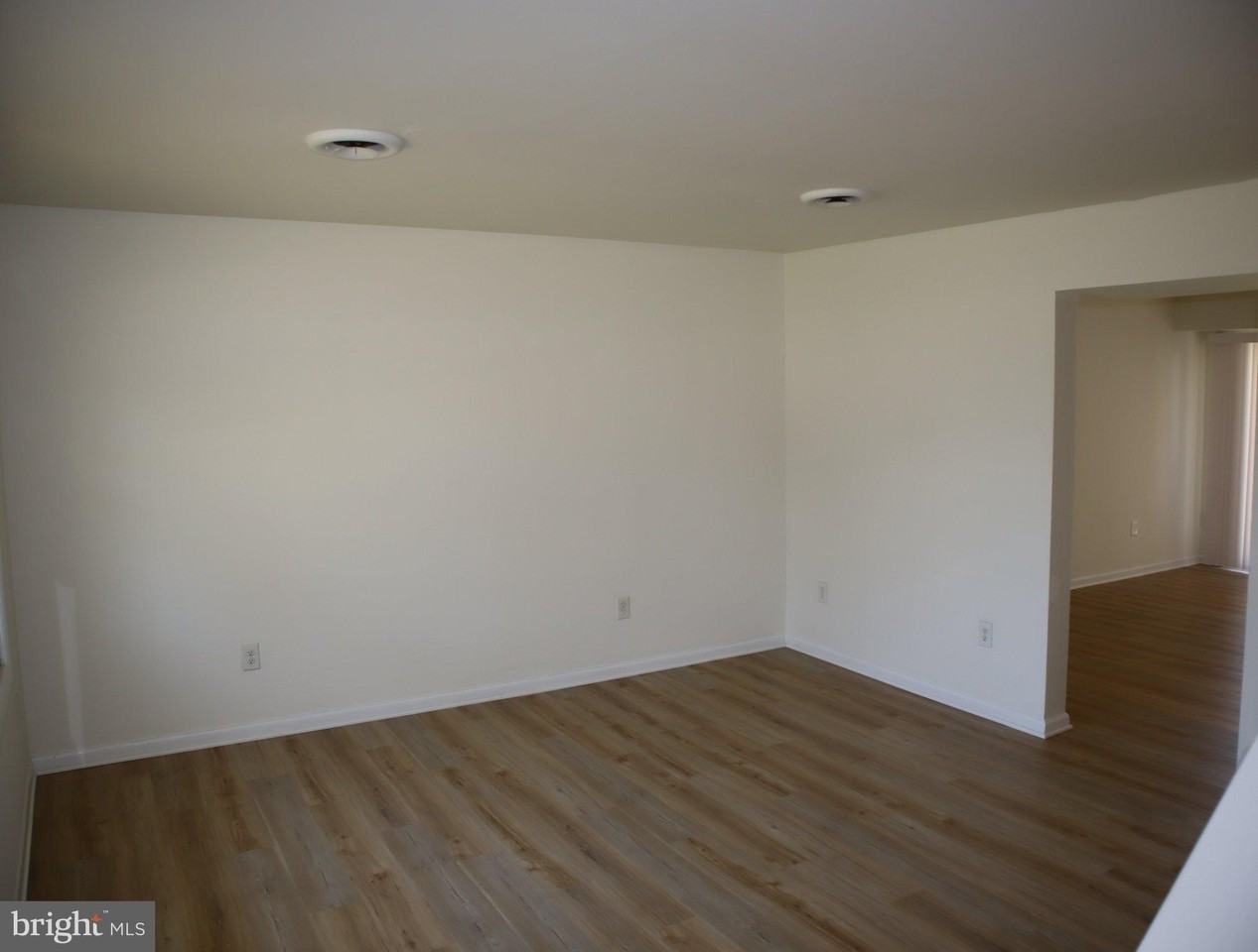 1007 Kent Ave - Photo 7 of 30