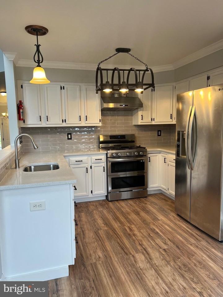 122 Wilson Ln - Photo 2 of 27