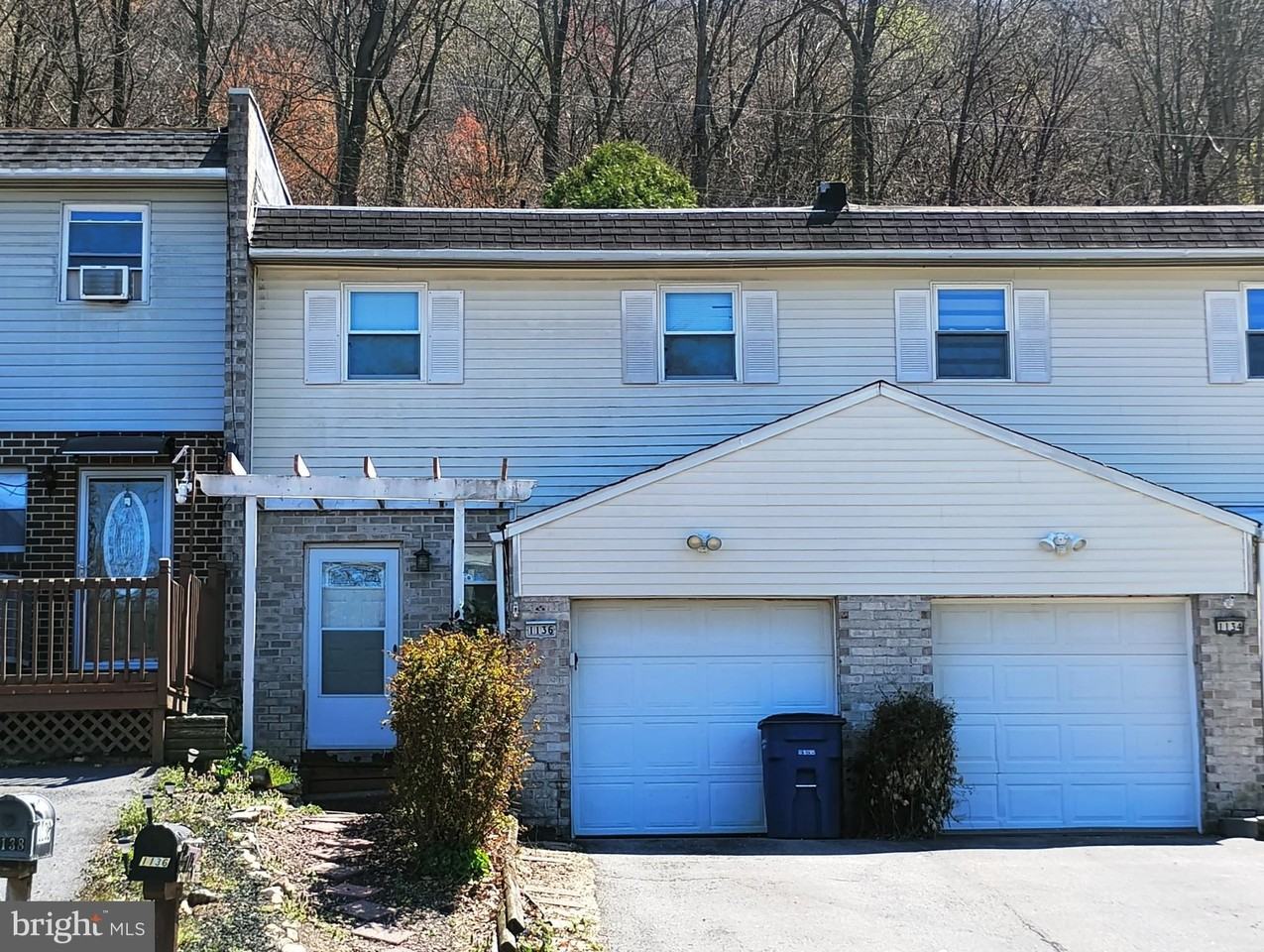 1136 Fox Run - Photo 2 of 27