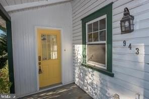 943 Fairview Ave - Photo 2 of 22