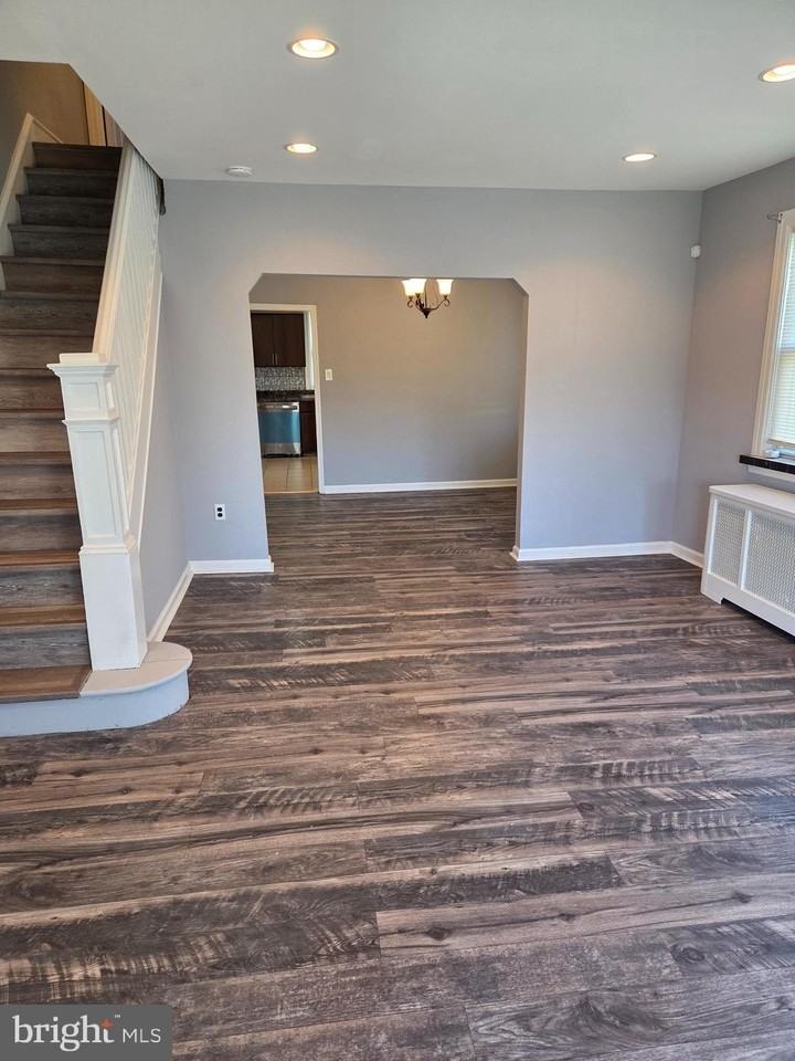 1954 Kohl St - Photo 4 of 20