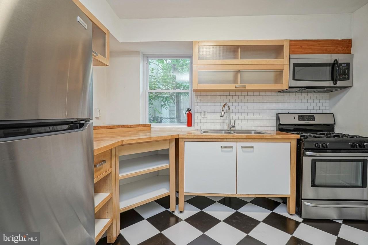 1208 Webster St ## 12 - Photo 6 of 25