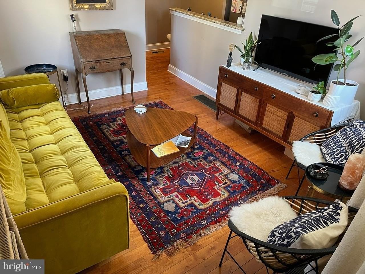 2001 Tulip St Unit 1 - Photo 3 of 14