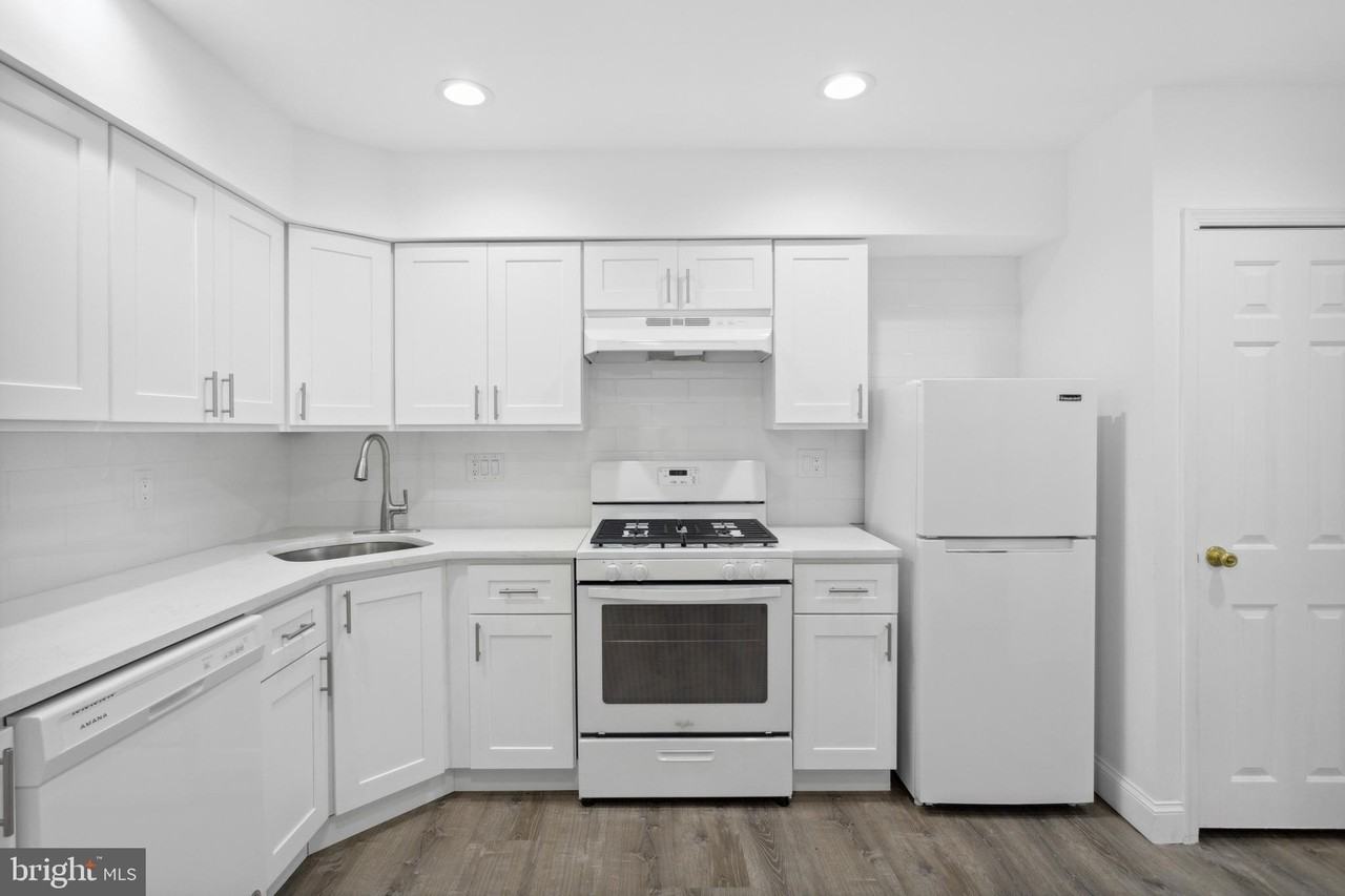 2205 S 20th St #1 - Photo 6 of 11