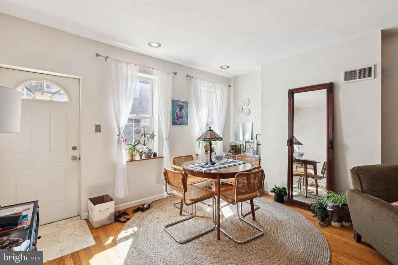 728 S Smedley St - Photo 3 of 33