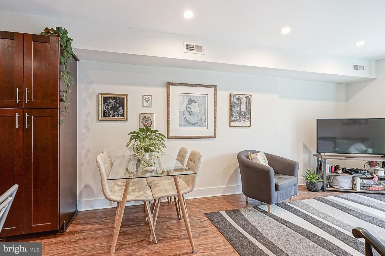 1926 Bainbridge St #A - Photo 5 of 21