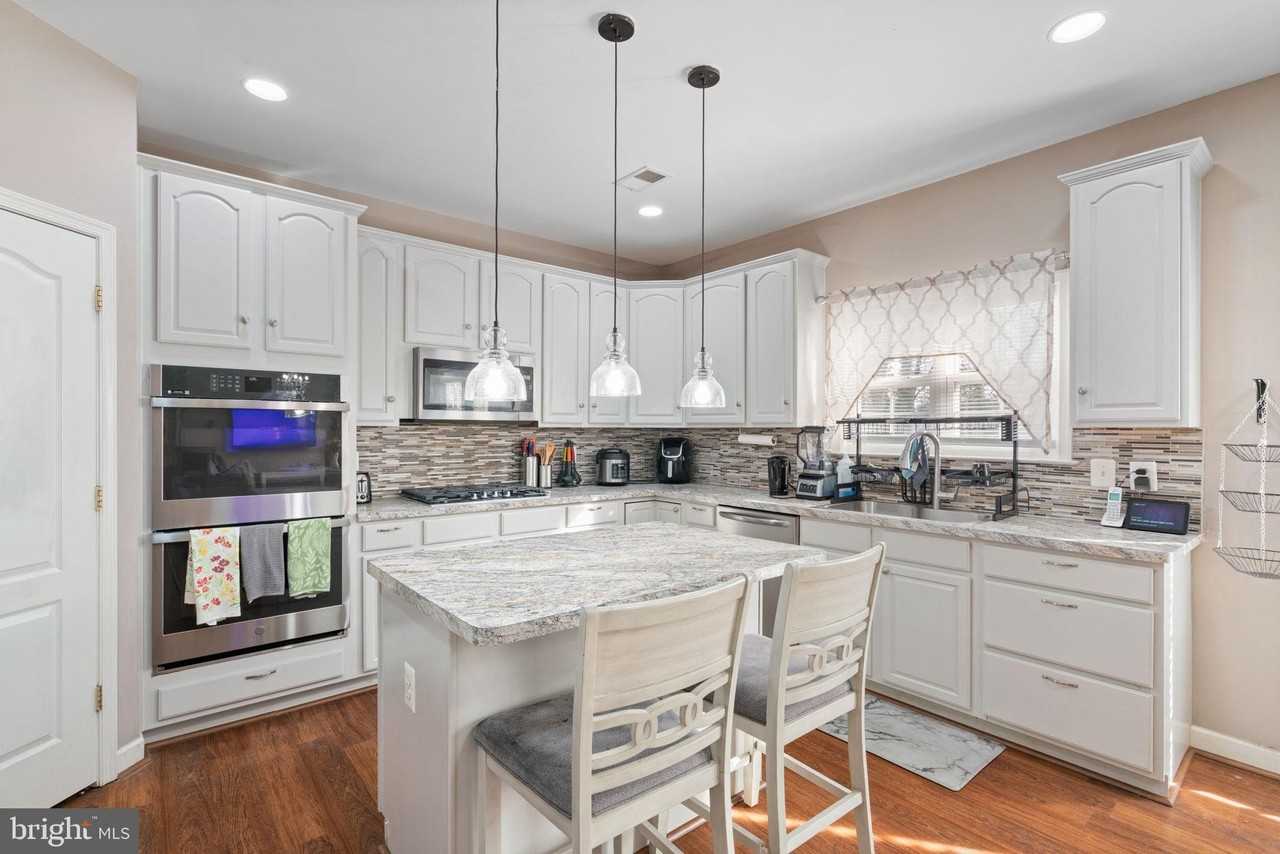 523 Windermere Dr - Photo 5 of 37