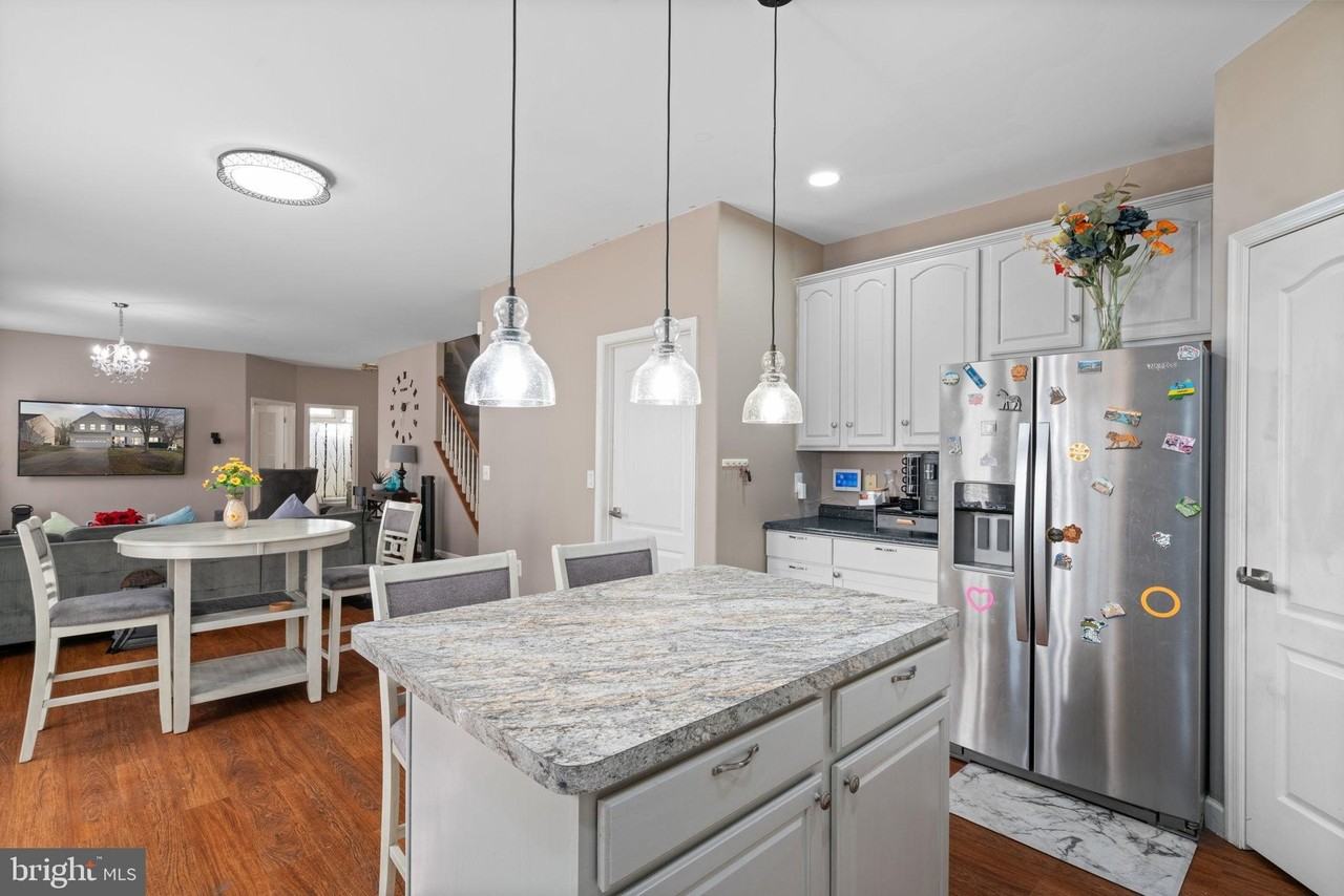 523 Windermere Dr - Photo 6 of 37