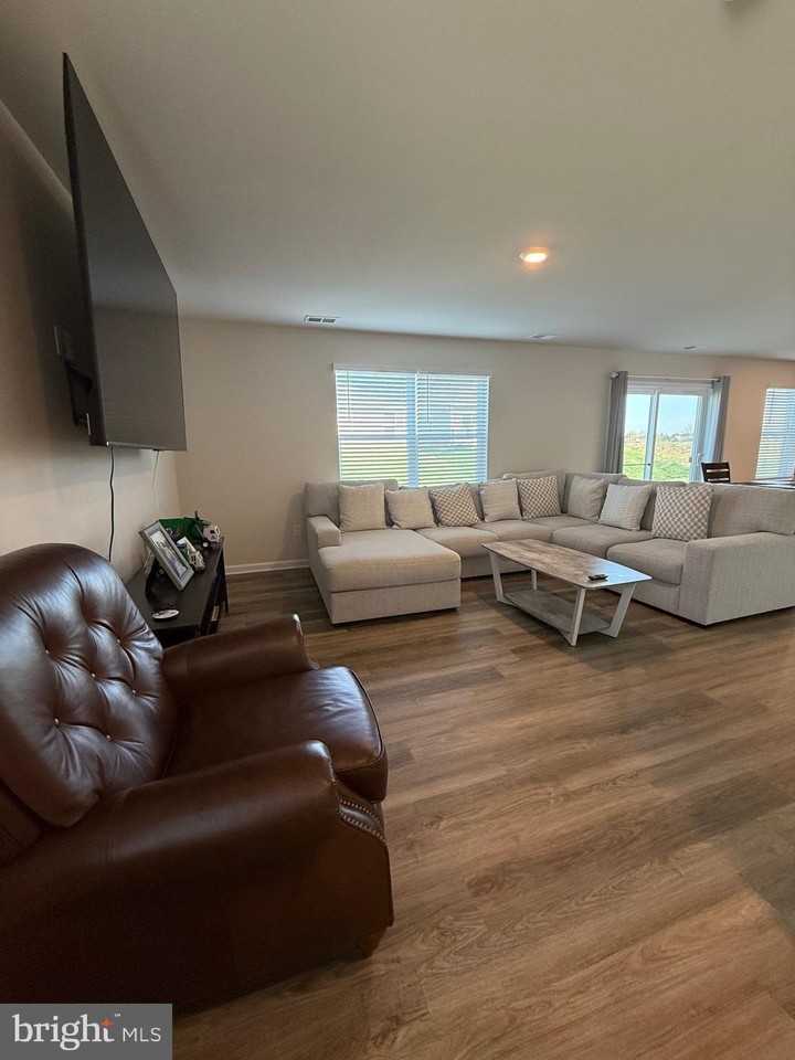 115 Grasmere St - Photo 3 of 22