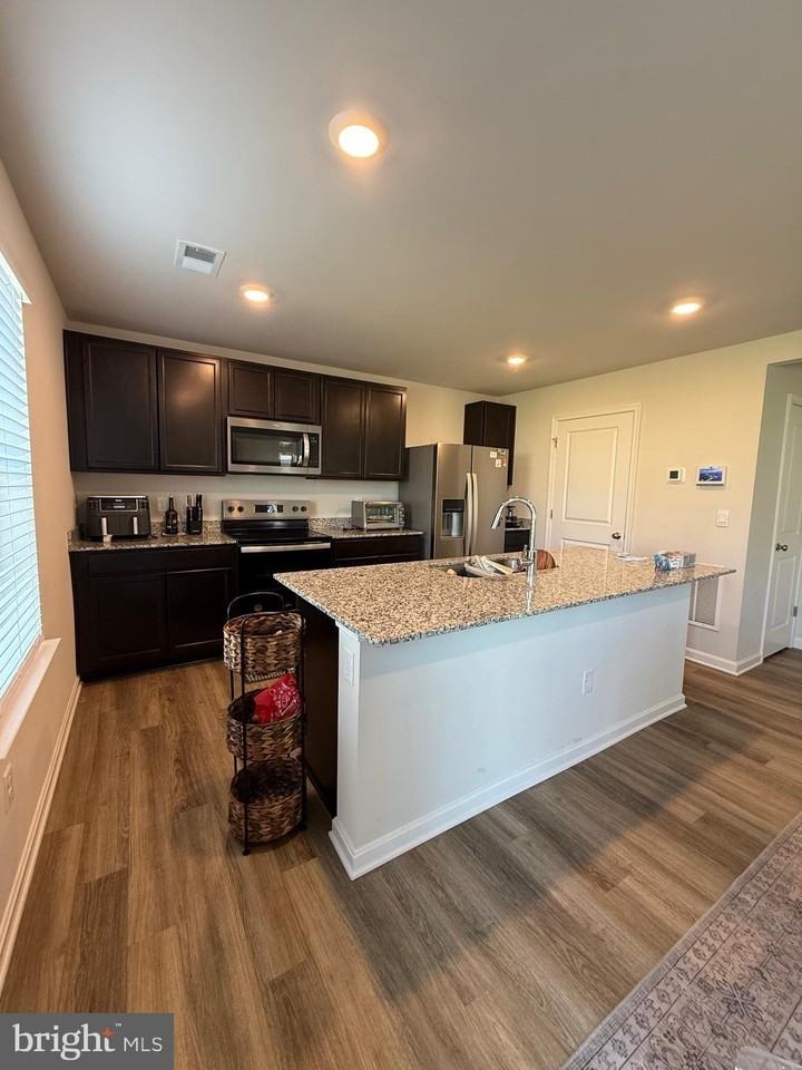 115 Grasmere St - Photo 5 of 22