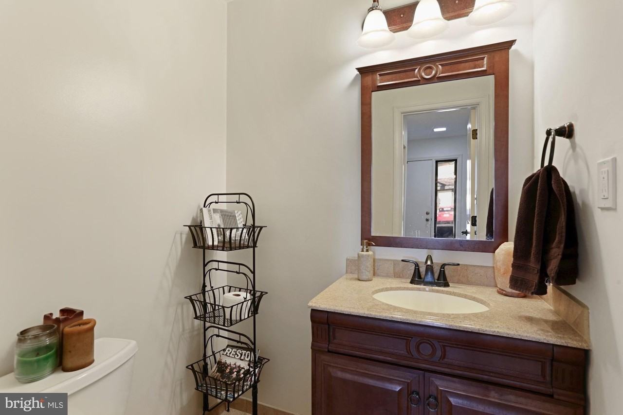 2104 Cartwright Pl - Photo 4 of 31