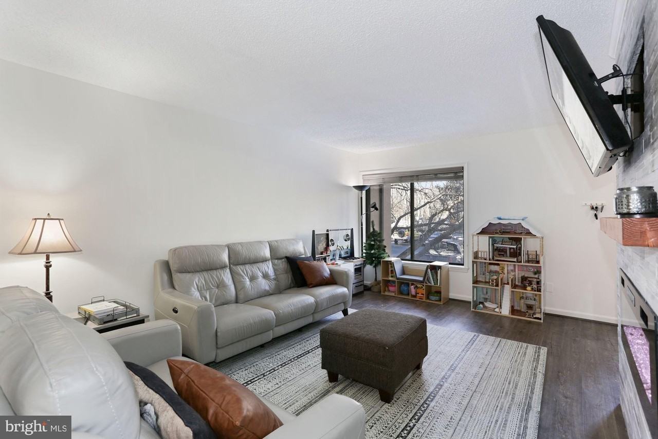 2104 Cartwright Pl - Photo 7 of 31