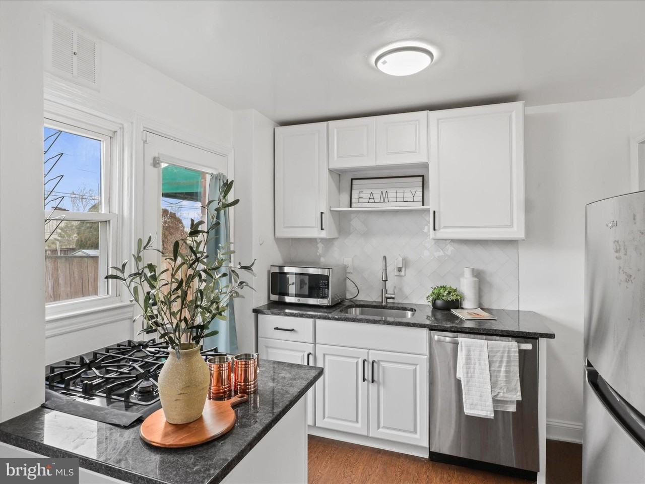 2236 Arlington Ter - Photo 3 of 25