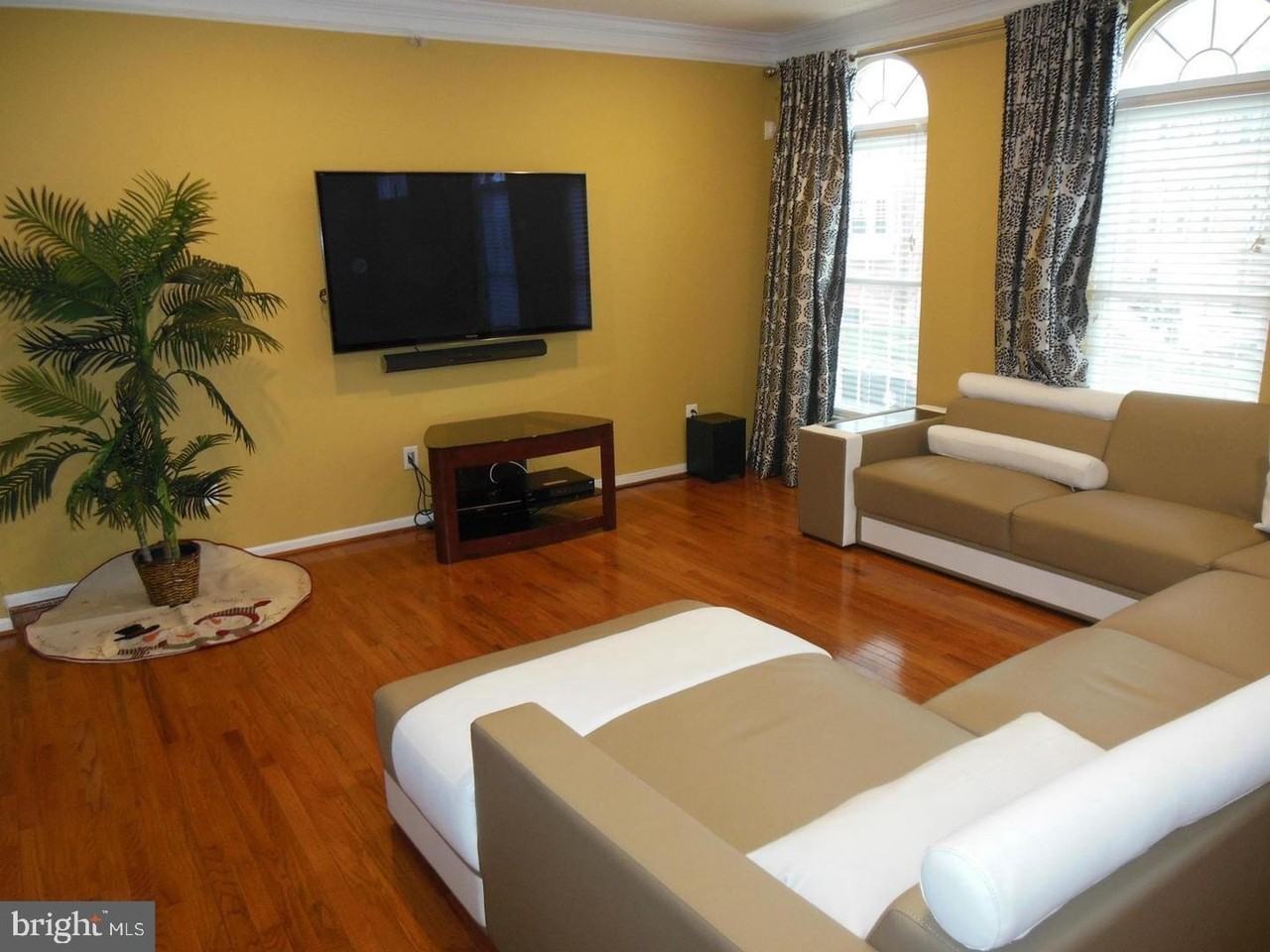 25838 Norrington Sq - Photo 4 of 28