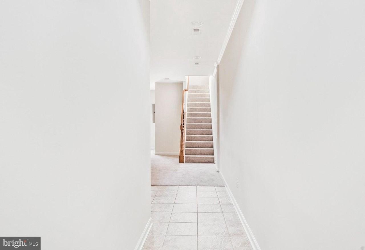 41833 Diabase Sq - Photo 3 of 24