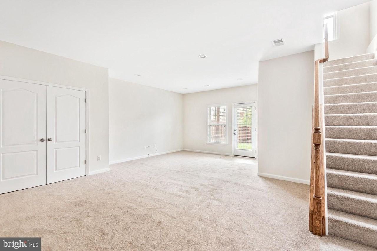 41833 Diabase Sq - Photo 4 of 24