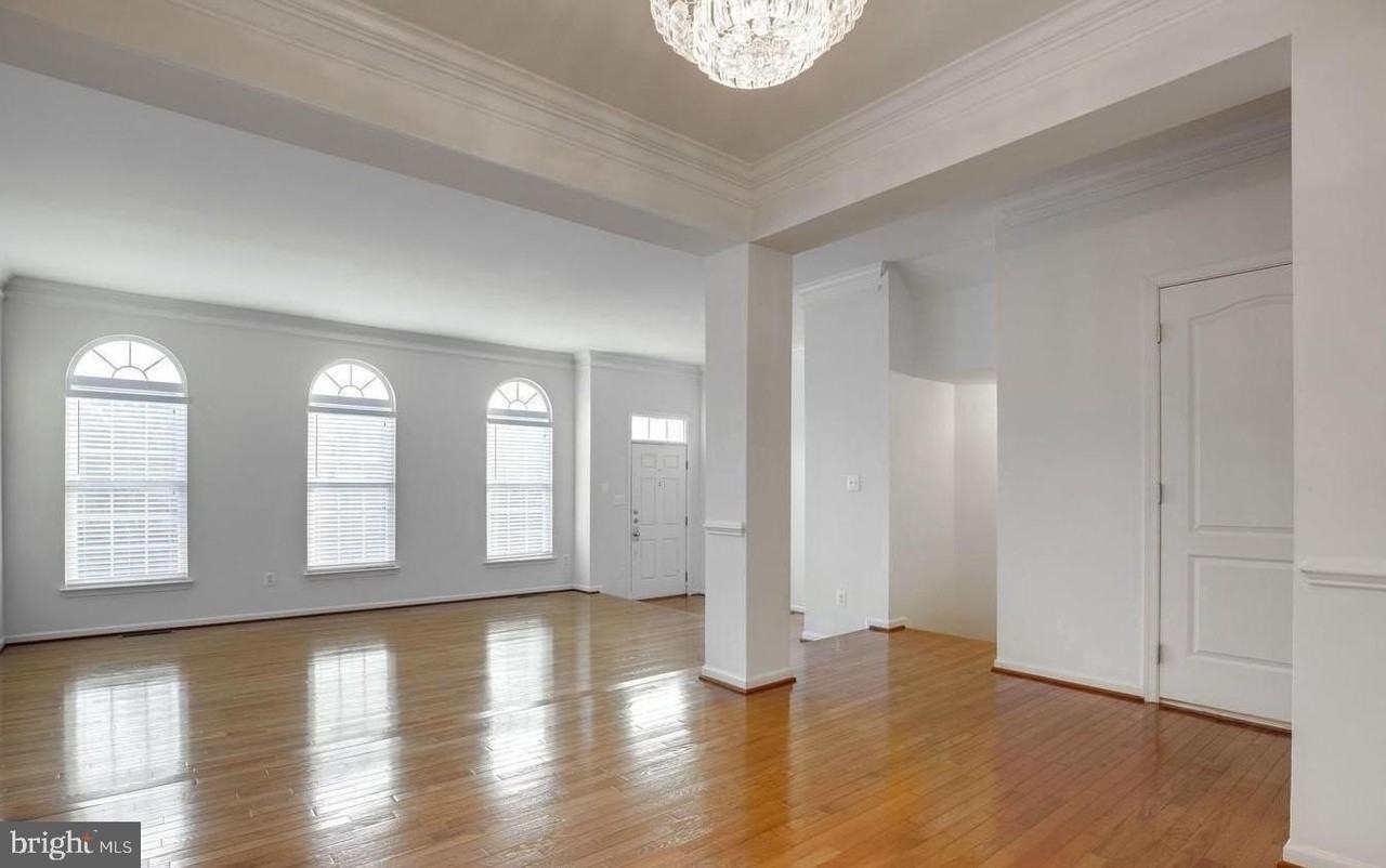 25859 Kirkwood Sq - Photo 2 of 38