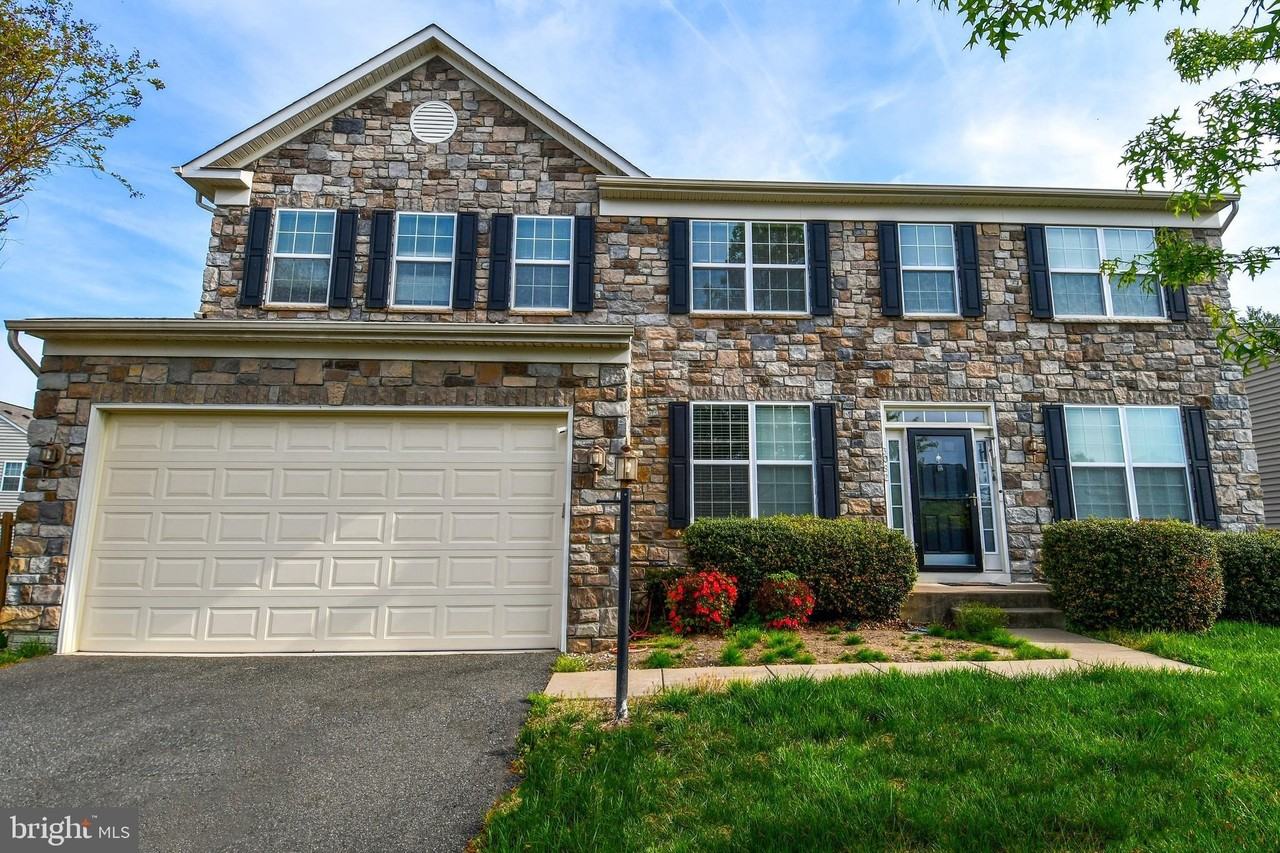 3082 American Eagle Blvd - Photo 3 of 50