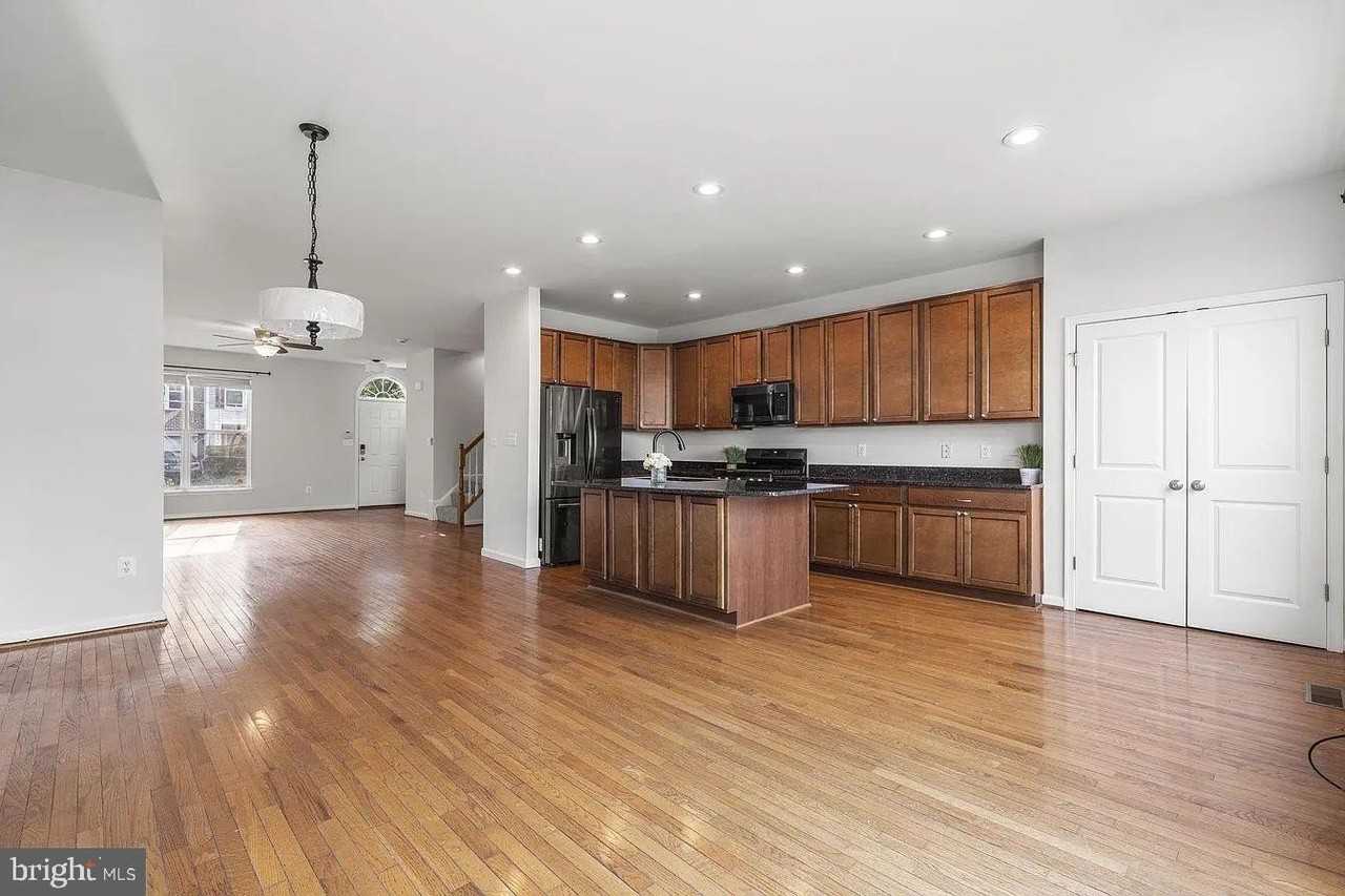 11901 Benton Lake Rd - Photo 5 of 18