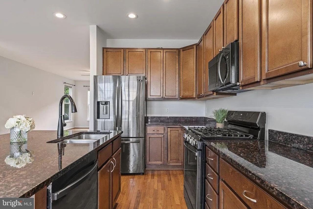 11901 Benton Lake Rd - Photo 6 of 18